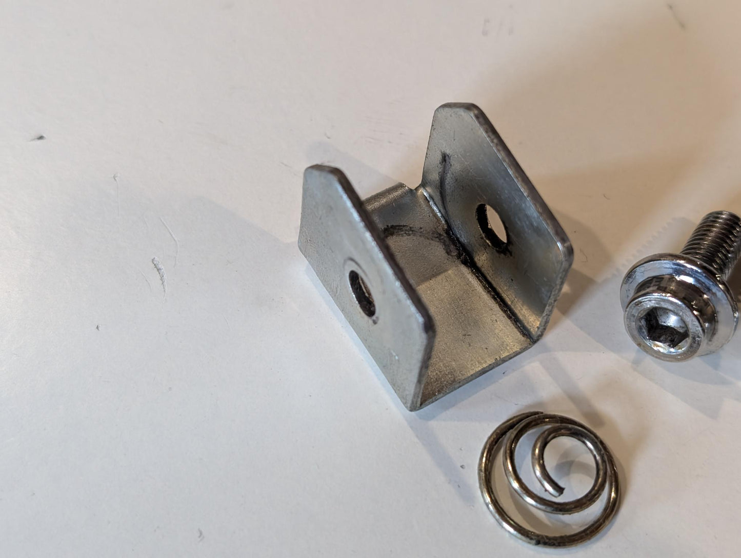 Yamaha XT600Z 3AJ Fussrastenhalter Konsole hinten links 51Y-2741L-00 mit Schrauben gebraucht