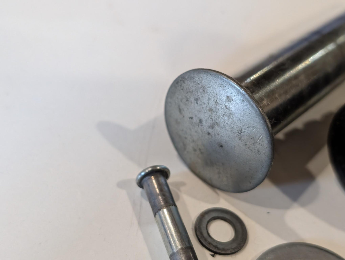 Yamaha XT600Z 3AJ Fussraste hinten links 120-27431-00 2KF-27437-00 120-27433-00 gebraucht