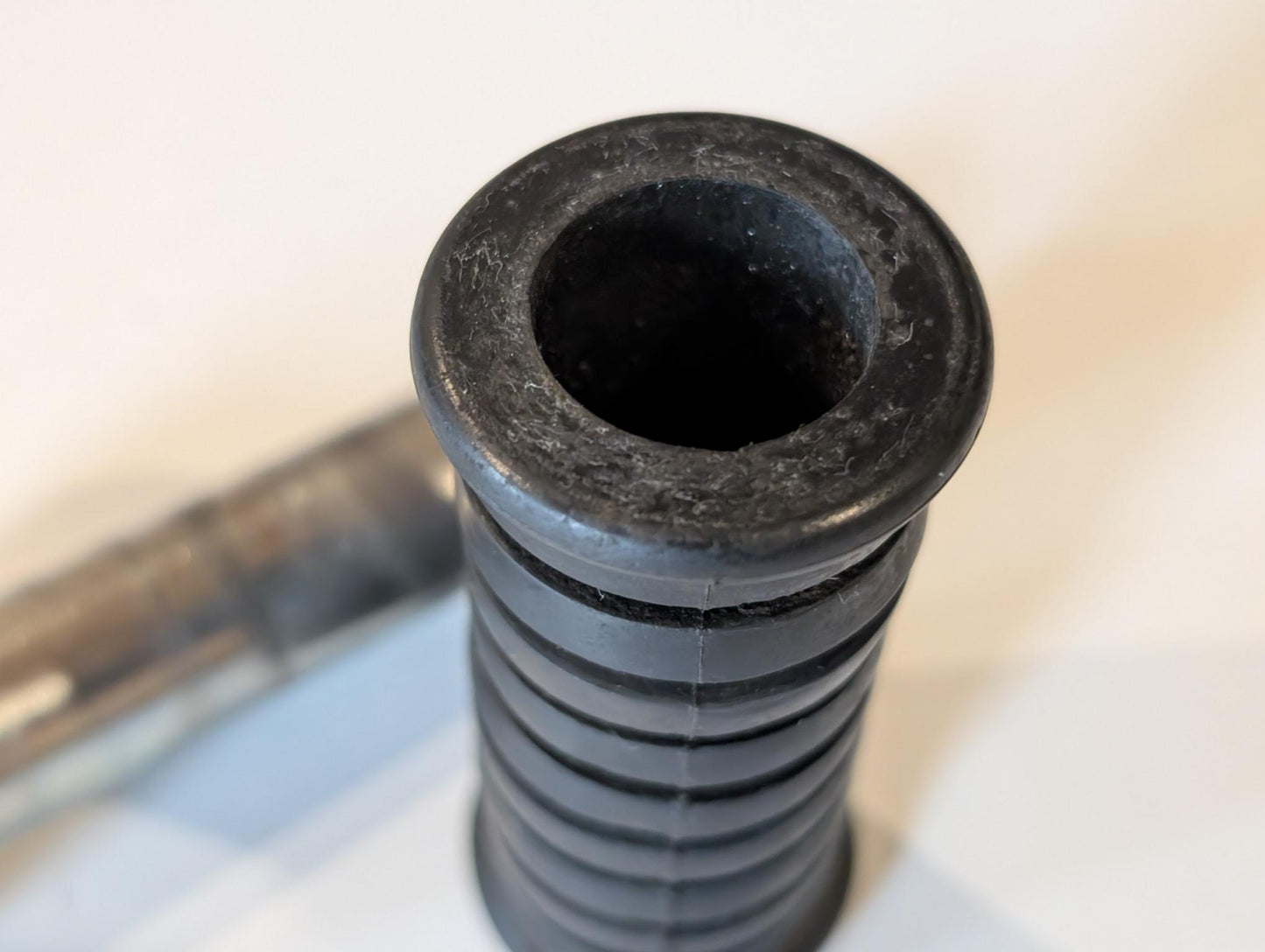 Yamaha XT600Z 3AJ Fussraste hinten links 120-27431-00 2KF-27437-00 120-27433-00 gebraucht