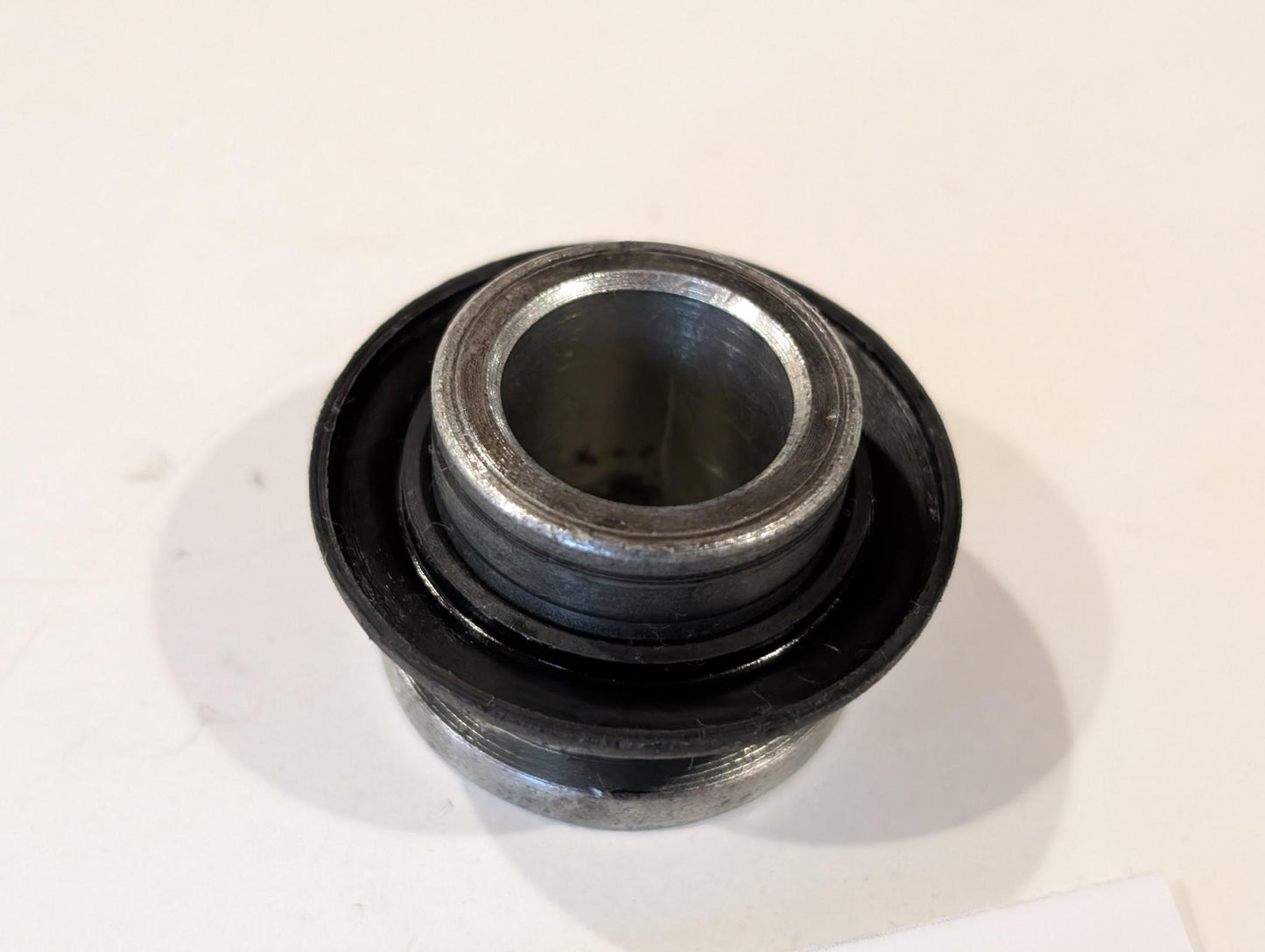 Yamaha XT600Z 3AJ Distanzhülse 90387-174F0 Achse Hinterrad mit Staubdeckel gebraucht