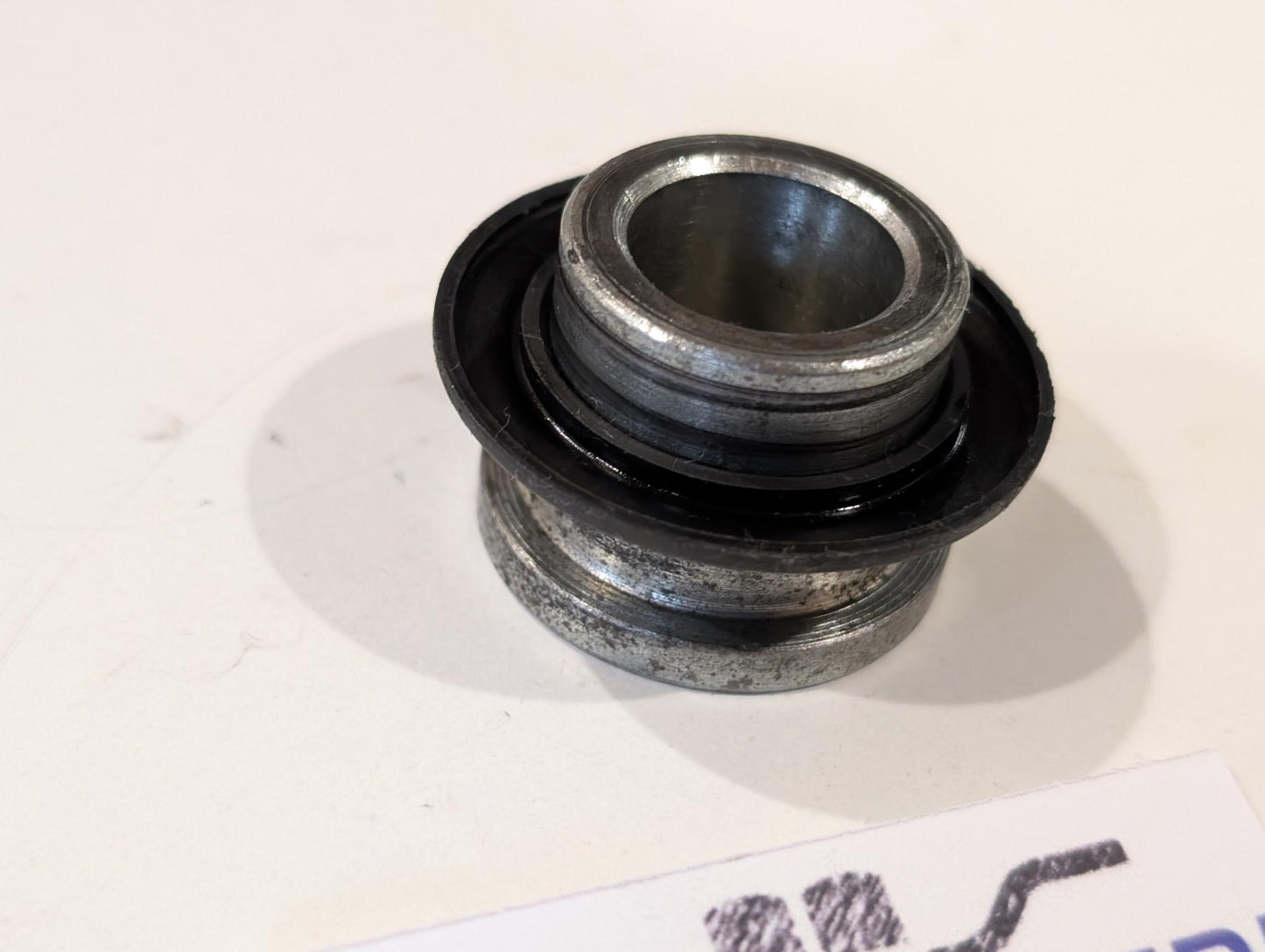 Yamaha XT600Z 3AJ Distanzhülse 90387-174F0 Achse Hinterrad mit Staubdeckel gebraucht