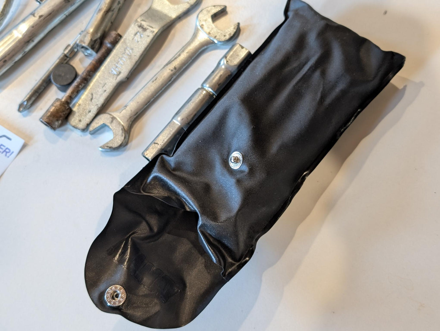 Yamaha XT600Z 3AJ Werkzeugtasche Werkzeugsatz 43F-28100-01 Bordwerkzeug Werkzeugbeutel gebraucht