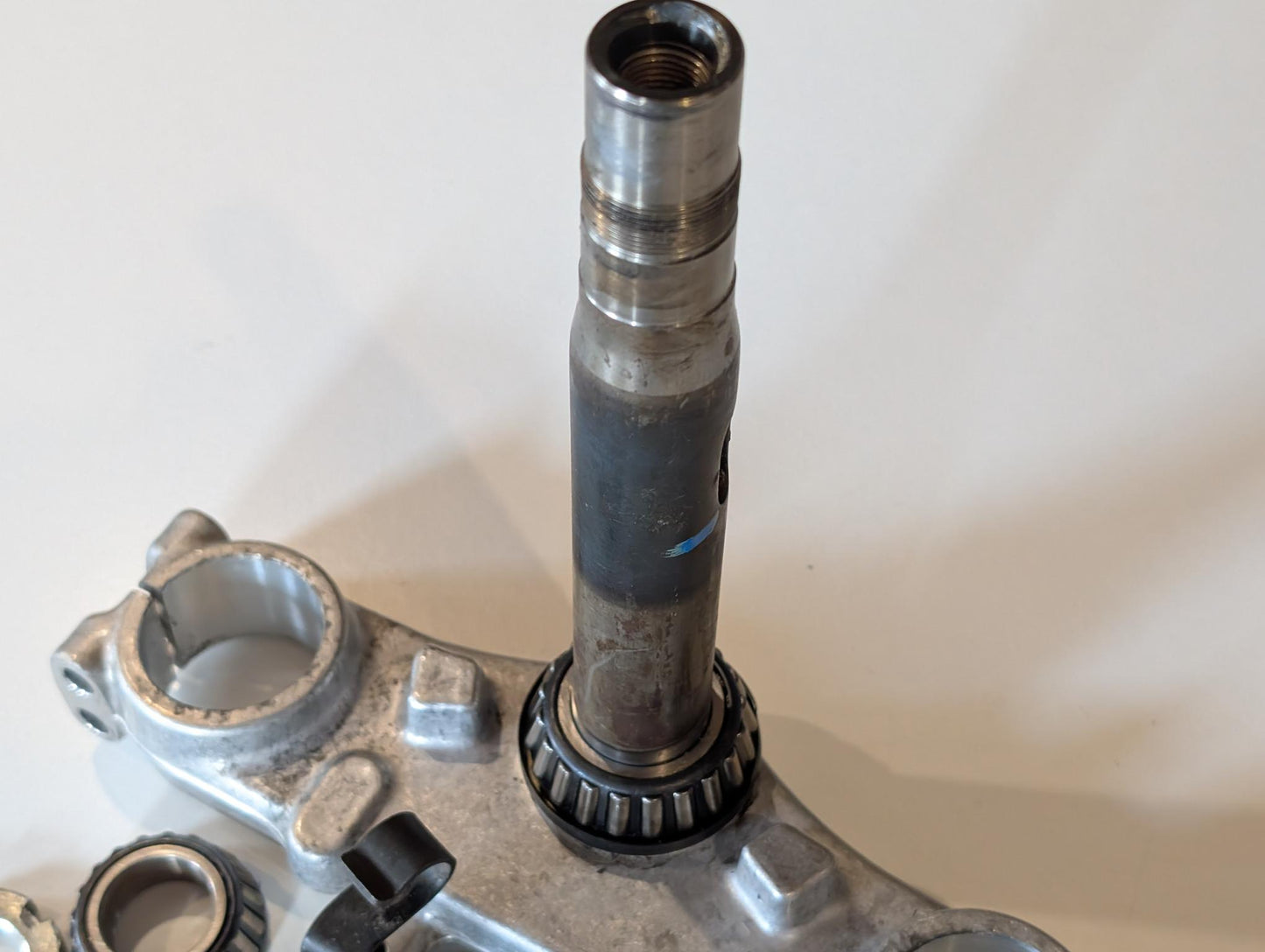 Yamaha XT600Z 3AJ Gabelbrücke Unterteil 3AJ-23340-20 mit Lagern Schrauben Staubdeckel gebraucht