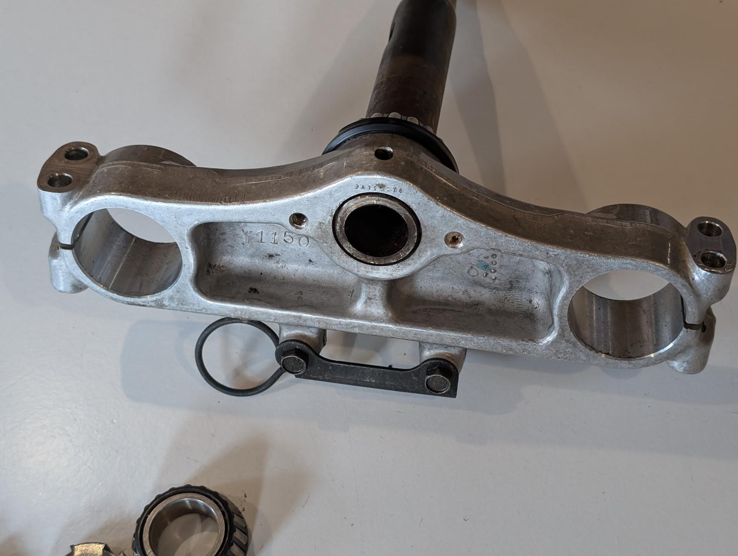 Yamaha XT600Z 3AJ Gabelbrücke Unterteil 3AJ-23340-20 mit Lagern Schrauben Staubdeckel gebraucht