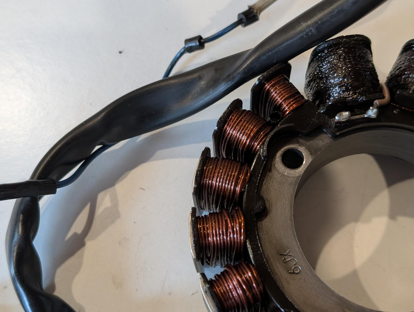 Yamaha XT600Z 3AJ Stator Lichtmaschine 3AJ-85510-00 mit Schrauben gebraucht