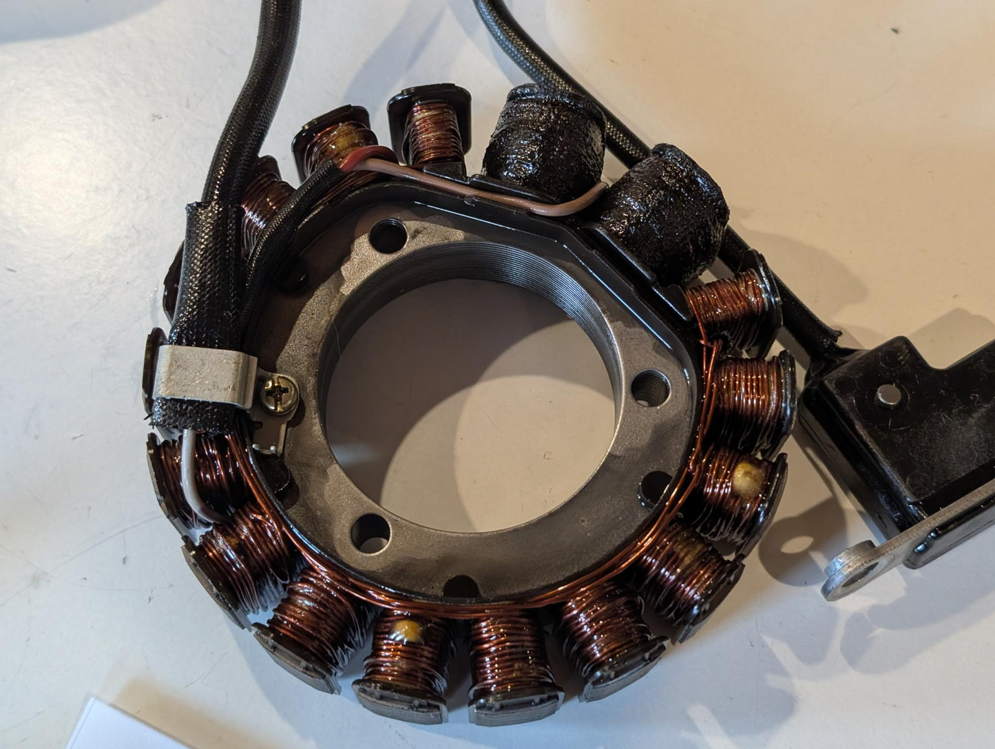 Yamaha XT600Z 3AJ Stator Lichtmaschine 3AJ-85510-00 mit Schrauben gebraucht