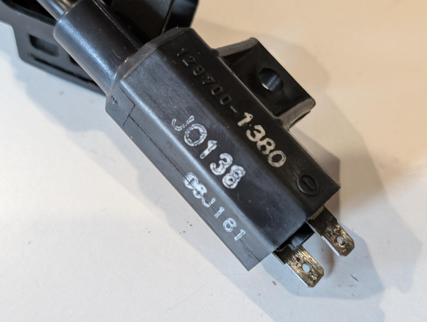 Yamaha XT600Z 3AJ Zündspule 1VJ-82310-50 mit Gummihalter 1VJ-82317-00 und NGK Zündstecker gebraucht