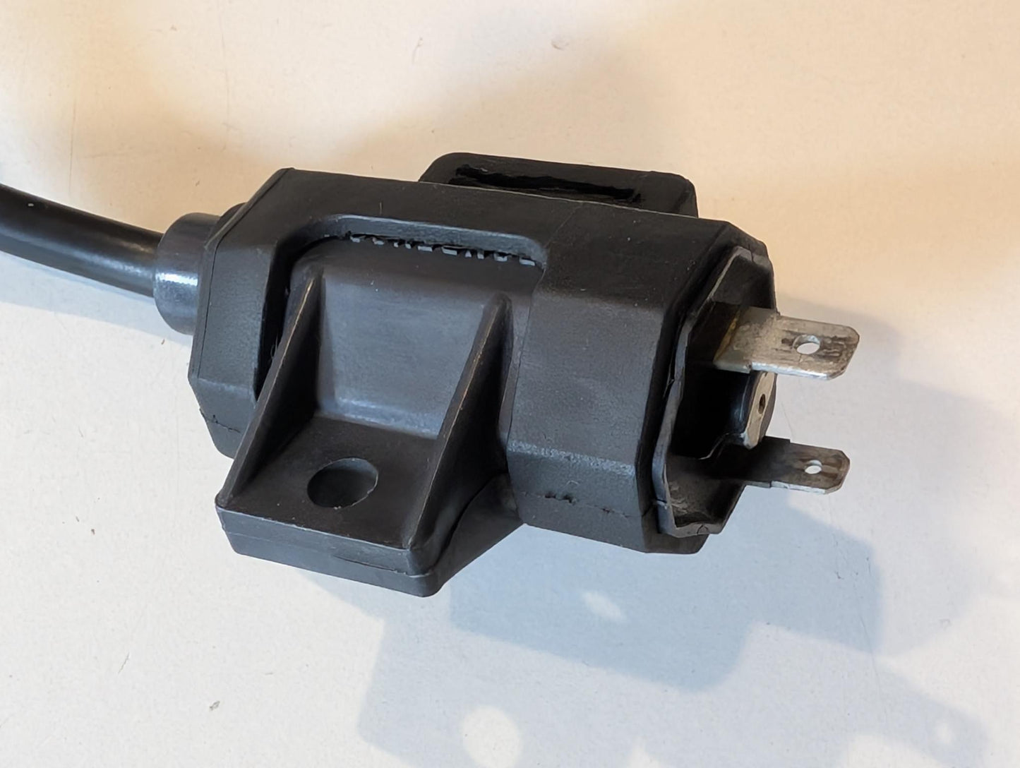 Yamaha XT600Z 3AJ Zündspule 1VJ-82310-50 mit Gummihalter 1VJ-82317-00 und NGK Zündstecker gebraucht