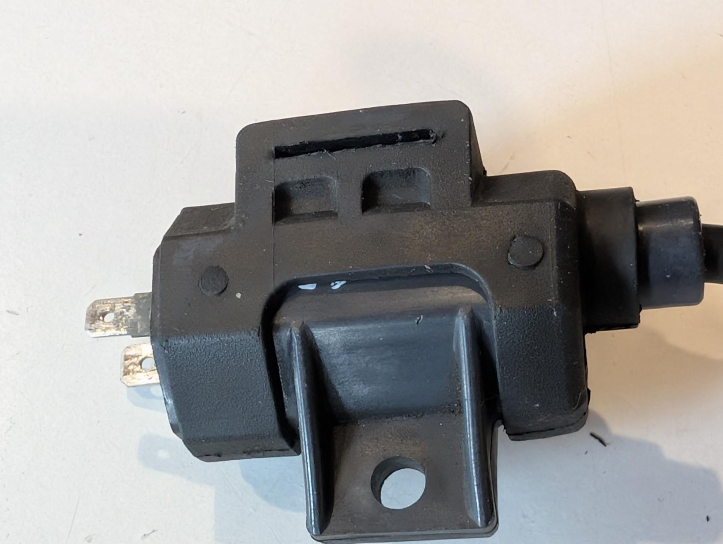 Yamaha XT600Z 3AJ Zündspule 1VJ-82310-50 mit Gummihalter 1VJ-82317-00 und NGK Zündstecker gebraucht