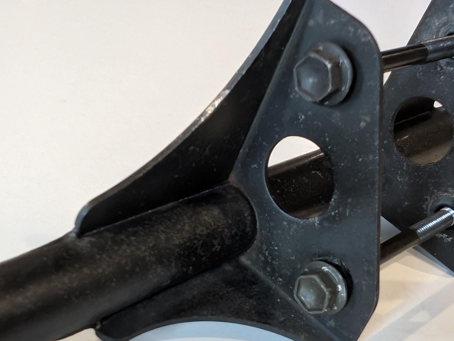 Yamaha XT600Z 3AJ Halterung Stütze Kraftstofftank 3AJ-24116-00 Benzintank mit Dämpfer und Schrauben 91006-06070 gebraucht