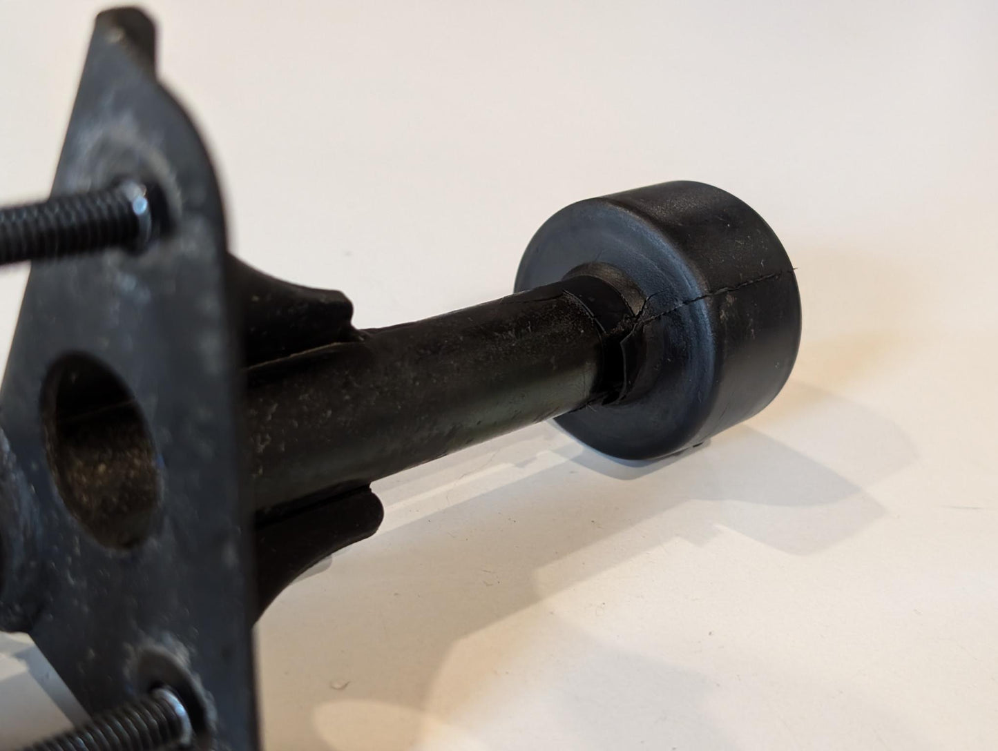 Yamaha XT600Z 3AJ Halterung Stütze Kraftstofftank 3AJ-24116-00 Benzintank mit Dämpfer und Schrauben 91006-06070 gebraucht