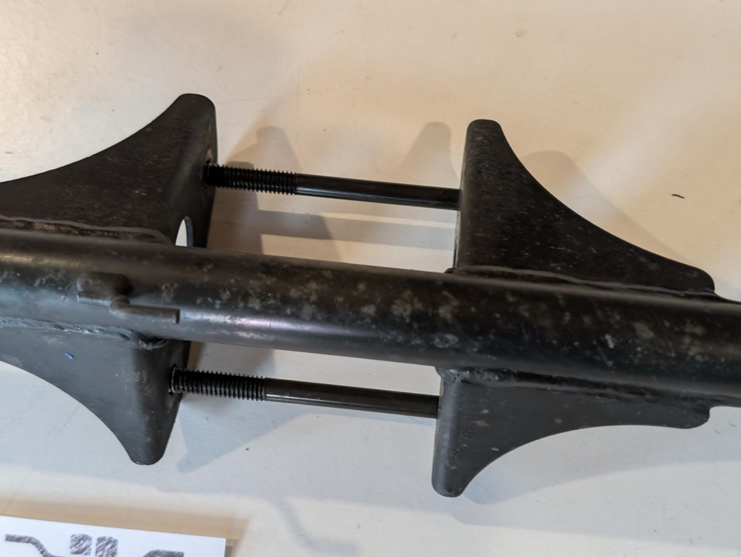 Yamaha XT600Z 3AJ Halterung Stütze Kraftstofftank 3AJ-24116-00 Benzintank mit Dämpfer und Schrauben 91006-06070 gebraucht