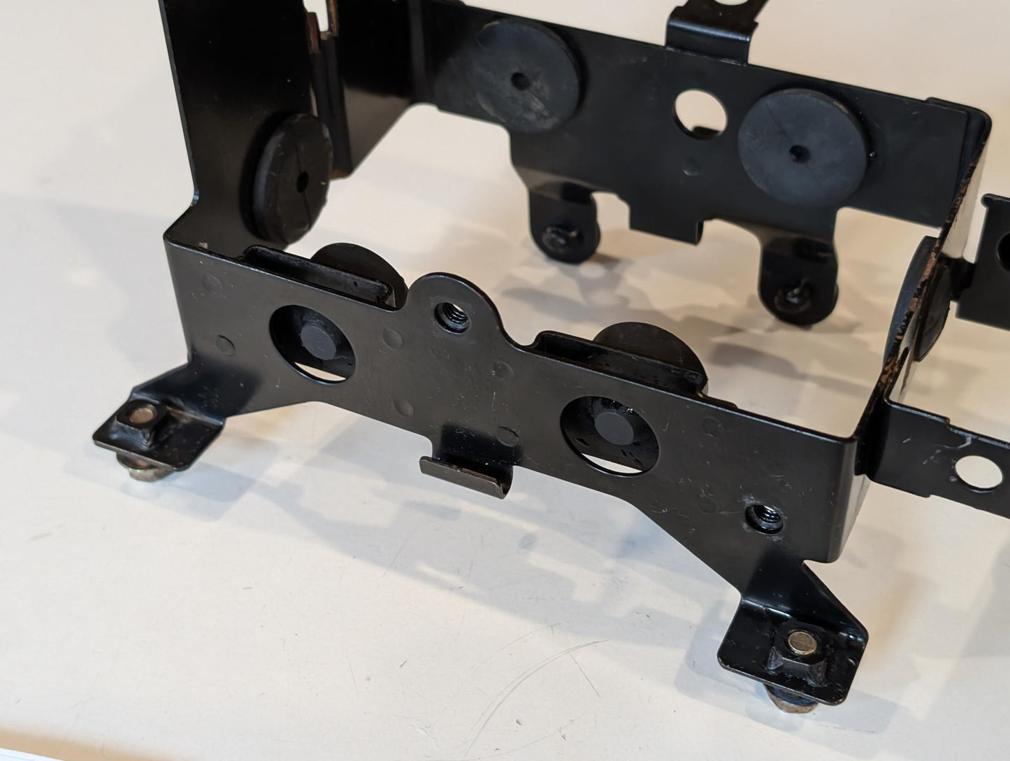 Yamaha XT600Z 3AJ Batteriehalter Batteriekasten 1VJ-2177G-00 Halterung Gleichrichter mit Gummiband gebraucht