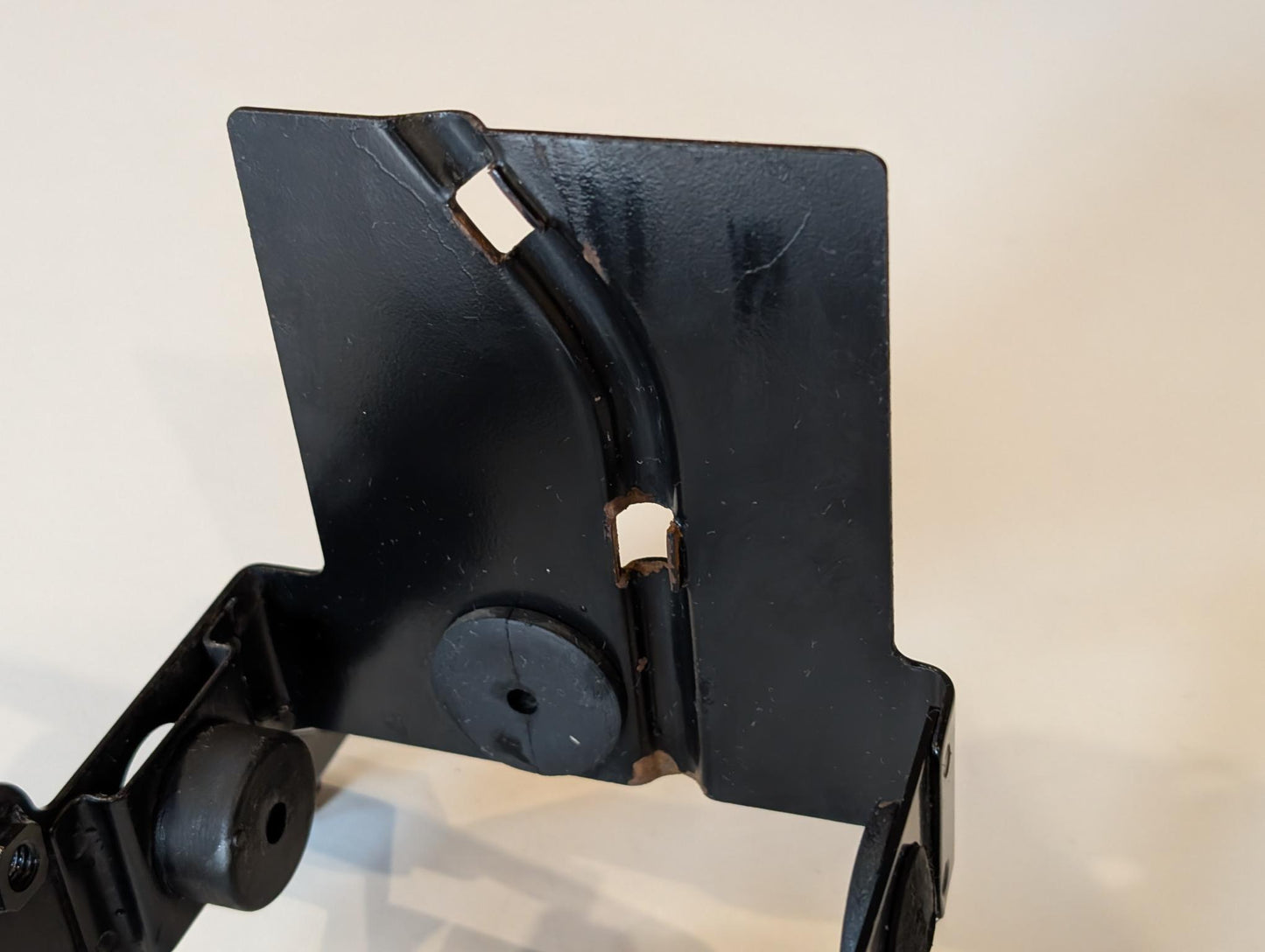 Yamaha XT600Z 3AJ Batteriehalter Batteriekasten 1VJ-2177G-00 Halterung Gleichrichter mit Gummiband gebraucht