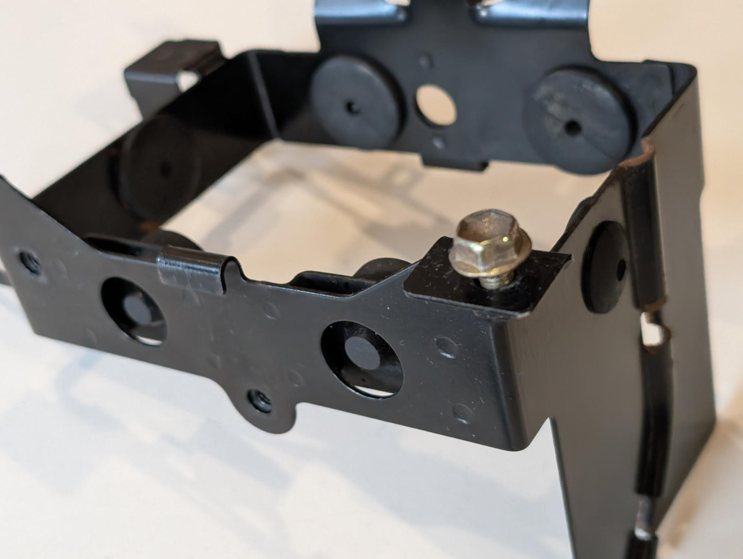 Yamaha XT600Z 3AJ Batteriehalter Batteriekasten 1VJ-2177G-00 Halterung Gleichrichter mit Gummiband gebraucht