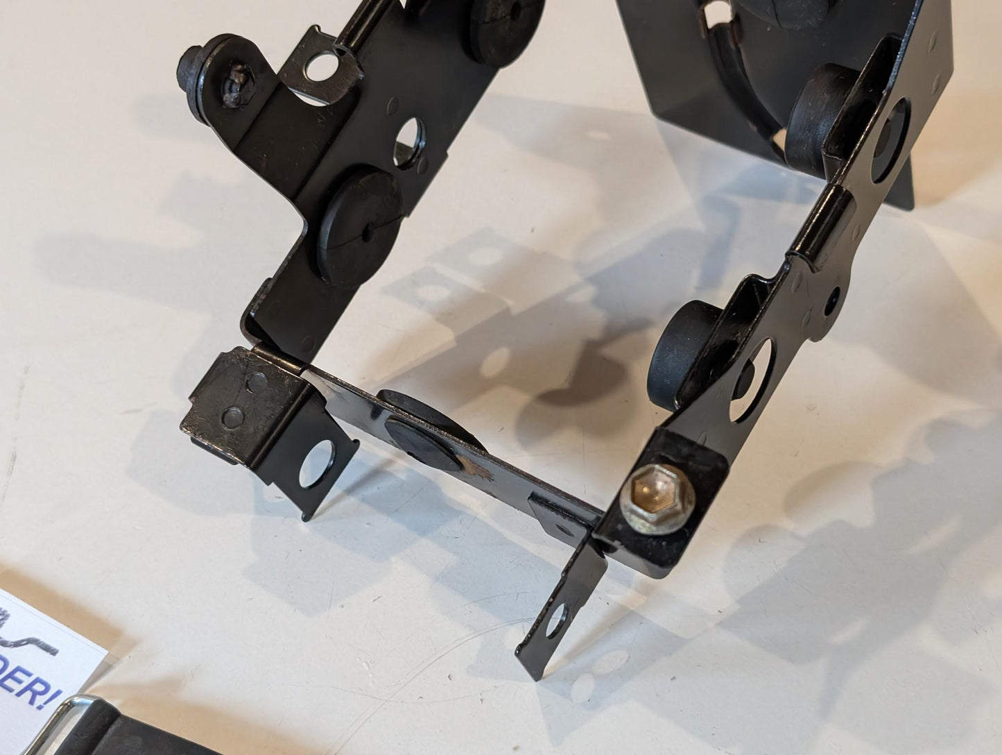 Yamaha XT600Z 3AJ Batteriehalter Batteriekasten 1VJ-2177G-00 Halterung Gleichrichter mit Gummiband gebraucht