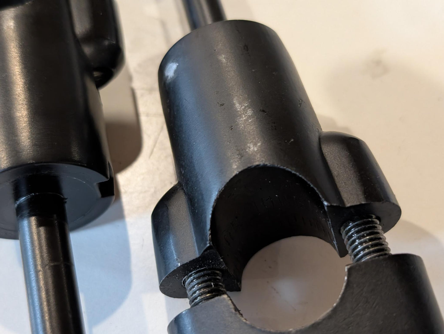 Yamaha XT600Z 3AJ Lenkerhalter 3AJ-23442-00 Klemmen 1E6-23441-00 und Schrauben gebraucht