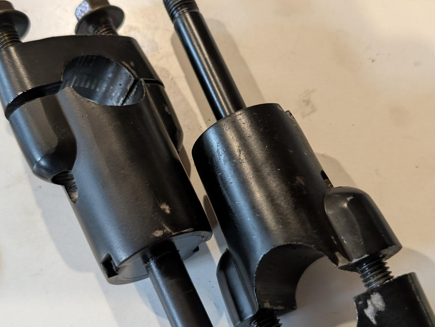 Yamaha XT600Z 3AJ Lenkerhalter 3AJ-23442-00 Klemmen 1E6-23441-00 und Schrauben gebraucht