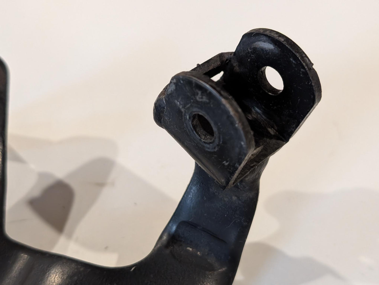 Yamaha XT600Z 3AJ Fussrastenhalter Halter Bremshebel vorne rechts 2KF-27442-00 mit Schauben gebraucht