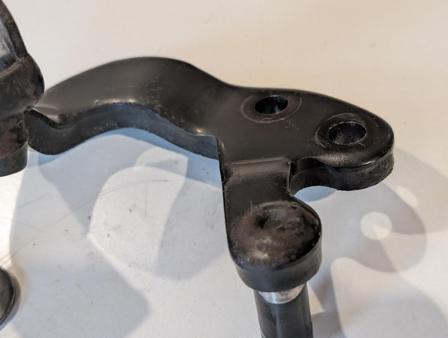 Yamaha XT600Z 3AJ Fussrastenhalter Halter Bremshebel vorne rechts 2KF-27442-00 mit Schauben gebraucht