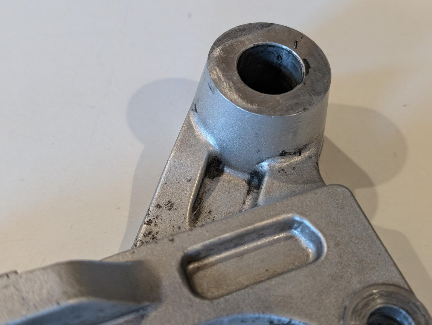 Yamaha XT600Z 3AJ Konsole Halterung 2KF-25819-00 Bremssattel hinten an Schwinge gebraucht