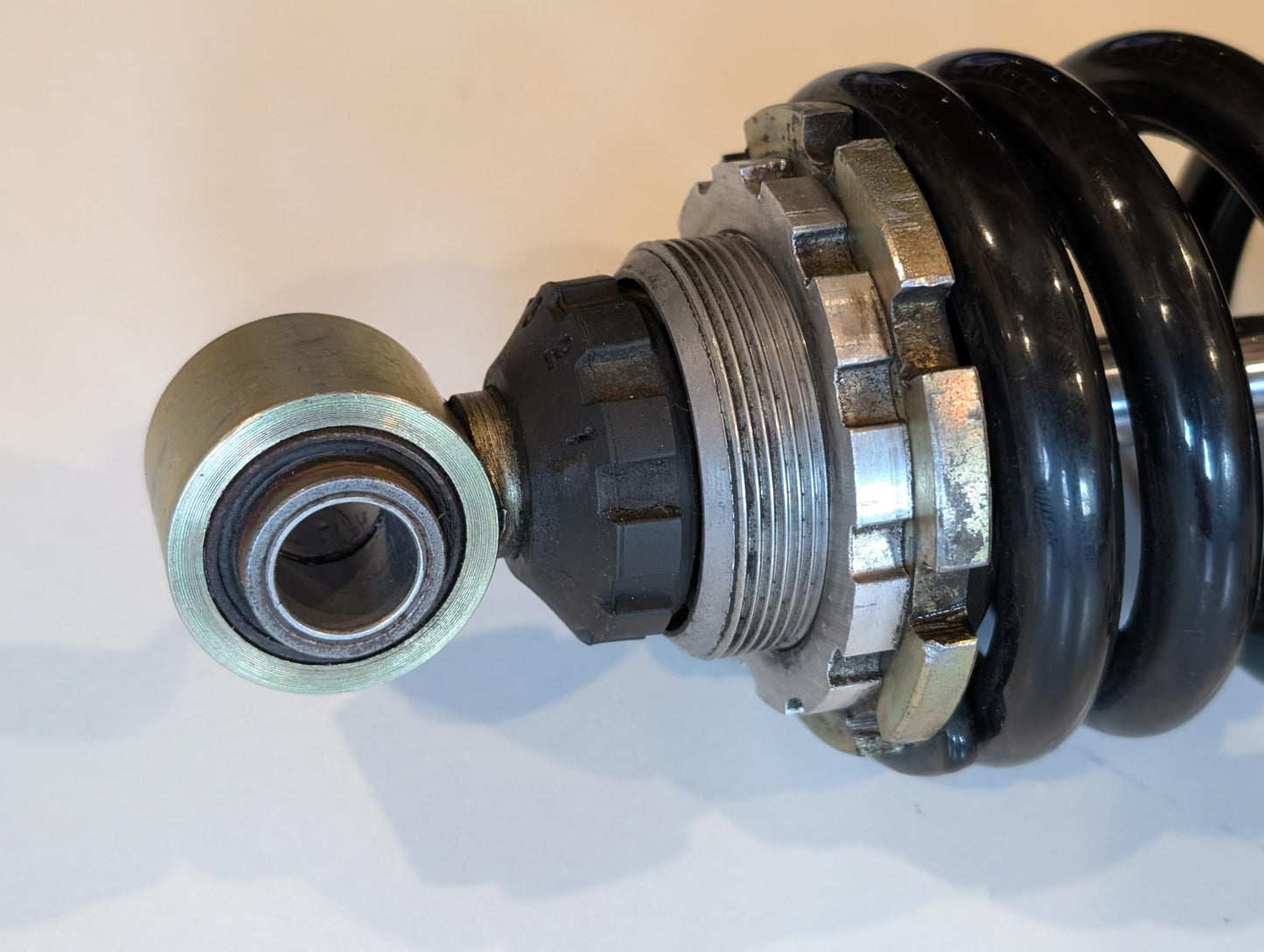 Yamaha XT600Z 3AJ Federbein hinten 3AJ-22210-00 Stoßdämpfer Bolzen oben 90240-14106 Schraube unten 90101-12498 gebraucht