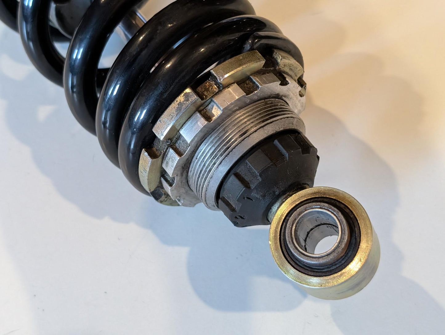 Yamaha XT600Z 3AJ Federbein hinten 3AJ-22210-00 Stoßdämpfer Bolzen oben 90240-14106 Schraube unten 90101-12498 gebraucht