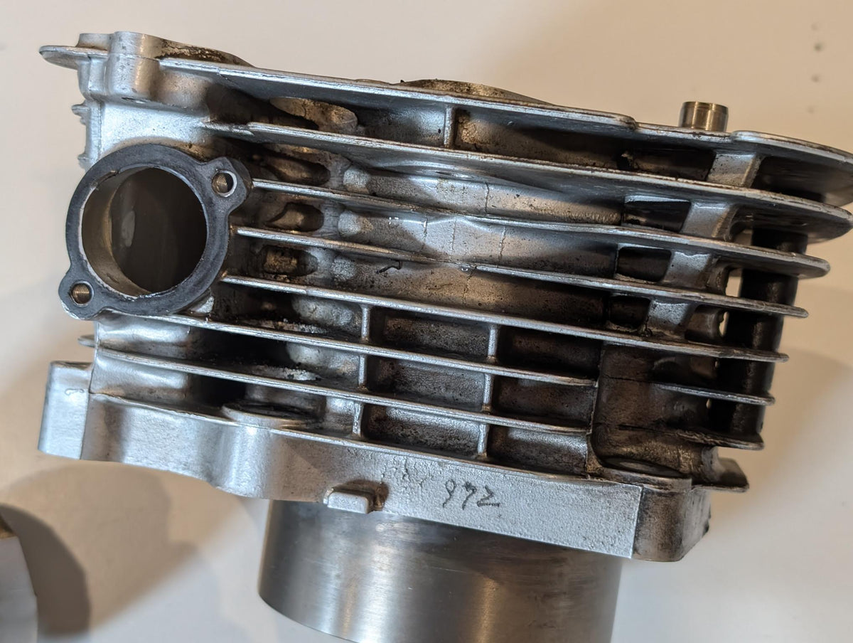 Yamaha XT600 3TB Zylinder 3AJ-11310-00 3TB-11310-00 mit Kolben Bolzen Schrauben, gebraucht