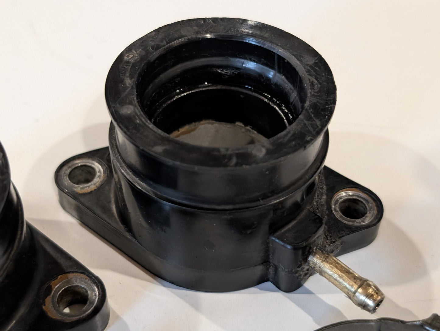 Yamaha XT600Z 3AJ Ansaugstutzen Vergaser links ähnlich 43F-13586-01 und rechts 1VJ-13596-00, gebraucht