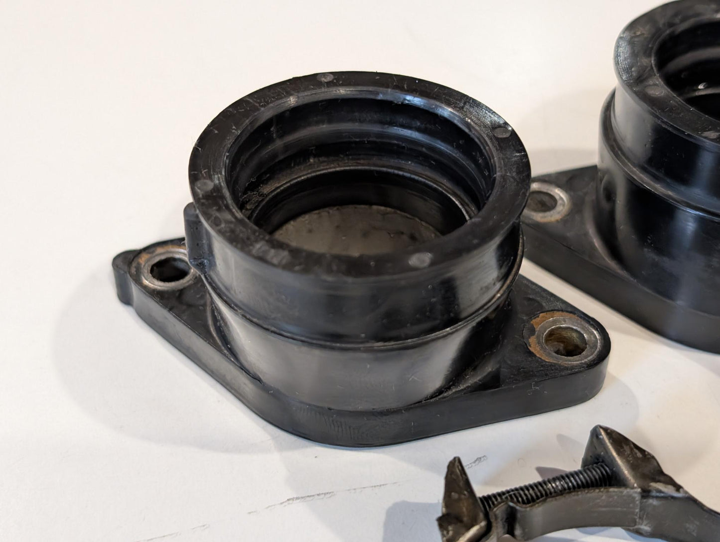Yamaha XT600Z 3AJ Ansaugstutzen Vergaser links ähnlich 43F-13586-01 und rechts 1VJ-13596-00, gebraucht