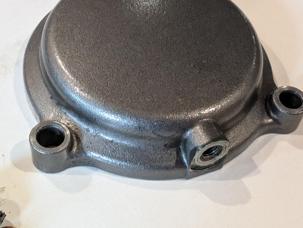 Yamaha XT600Z 1VJ 3AJ 3TB Ölfilterdeckel 2WK-13447-00 mit Schrauben 90109-06419, gebraucht
