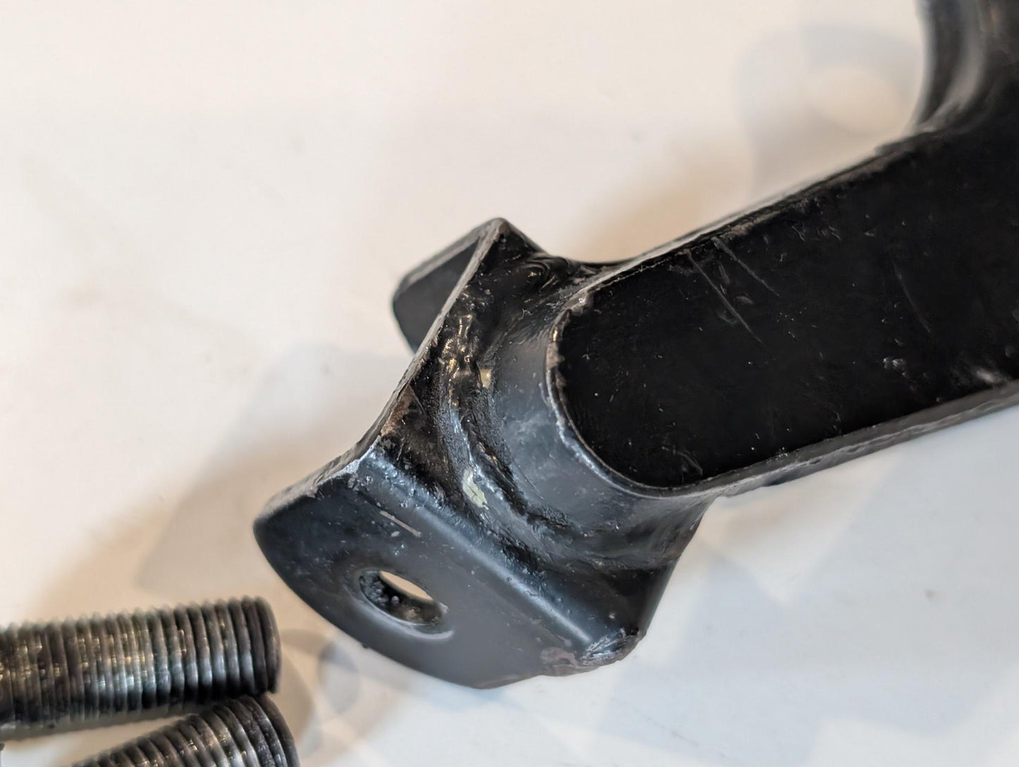 Yamaha XT600Z 1VJ 3AJ Fussrastenhalter Konsole vorne links 34L-27412-00, gebraucht