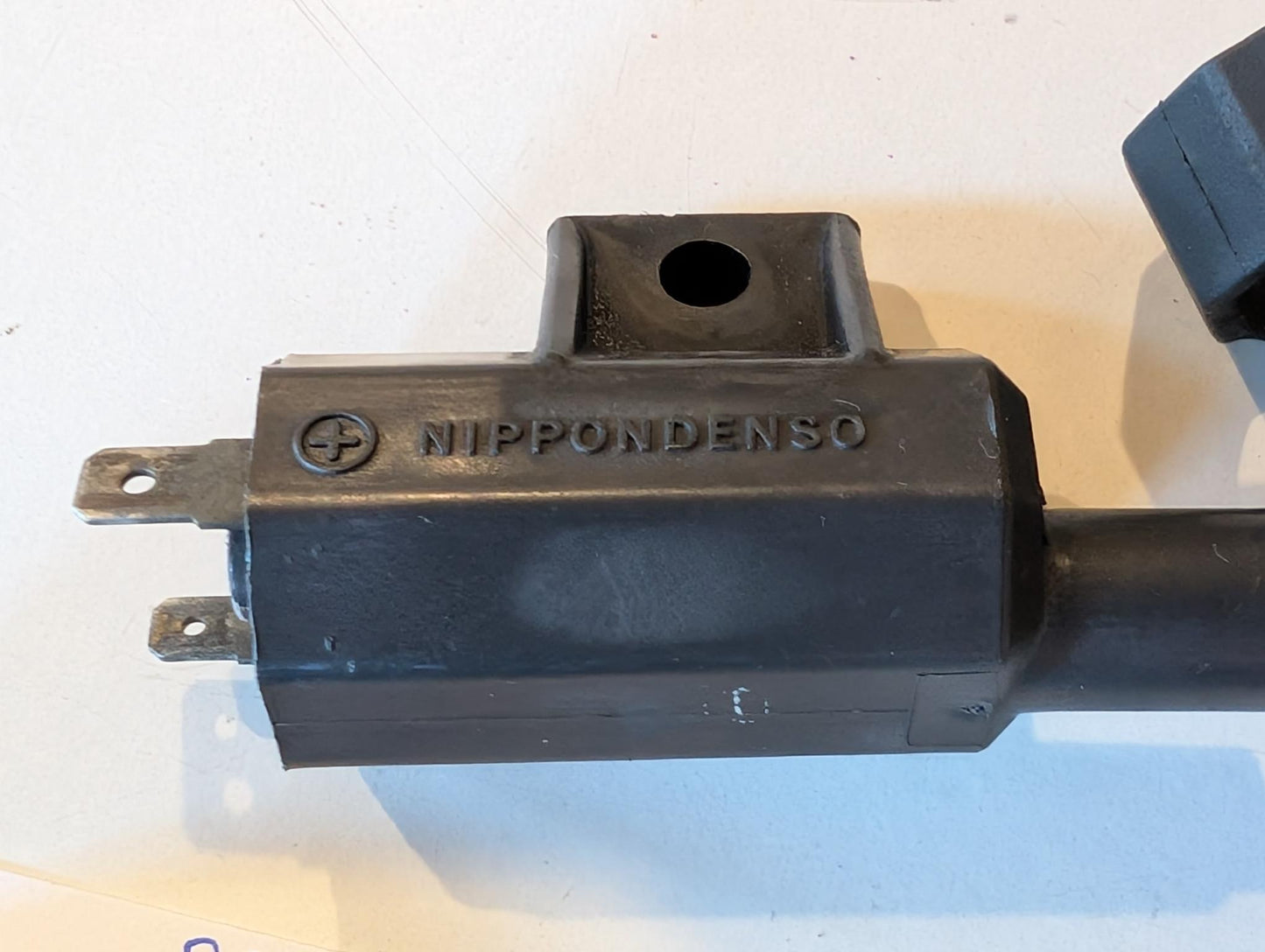 Yamaha XT600Z 1VJ Zündspule 1VJ-82310-50 mit Gummihalter 1VJ-82317-00 und Zündstecker NGK, gebraucht