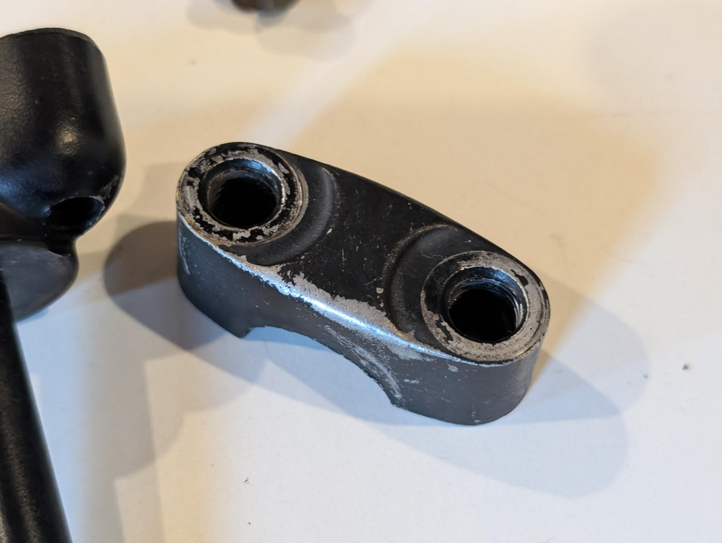 Yamaha XT600Z 1VJ Lenkerhalter 3Y6-23442-00 Klemmen 1E6-23441-00 und Schrauben, gebraucht