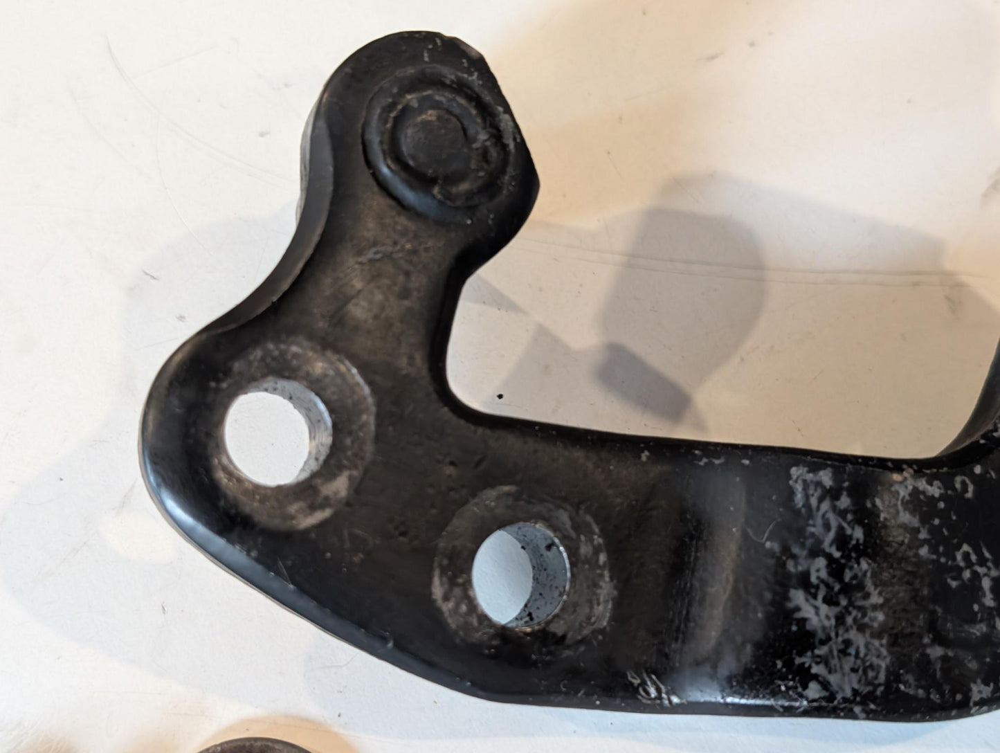 Yamaha XT600Z 1VJ Fussrastenhalter Halter Bremshebel vorne rechts 34L-27422-01 mit Schauben, gebraucht