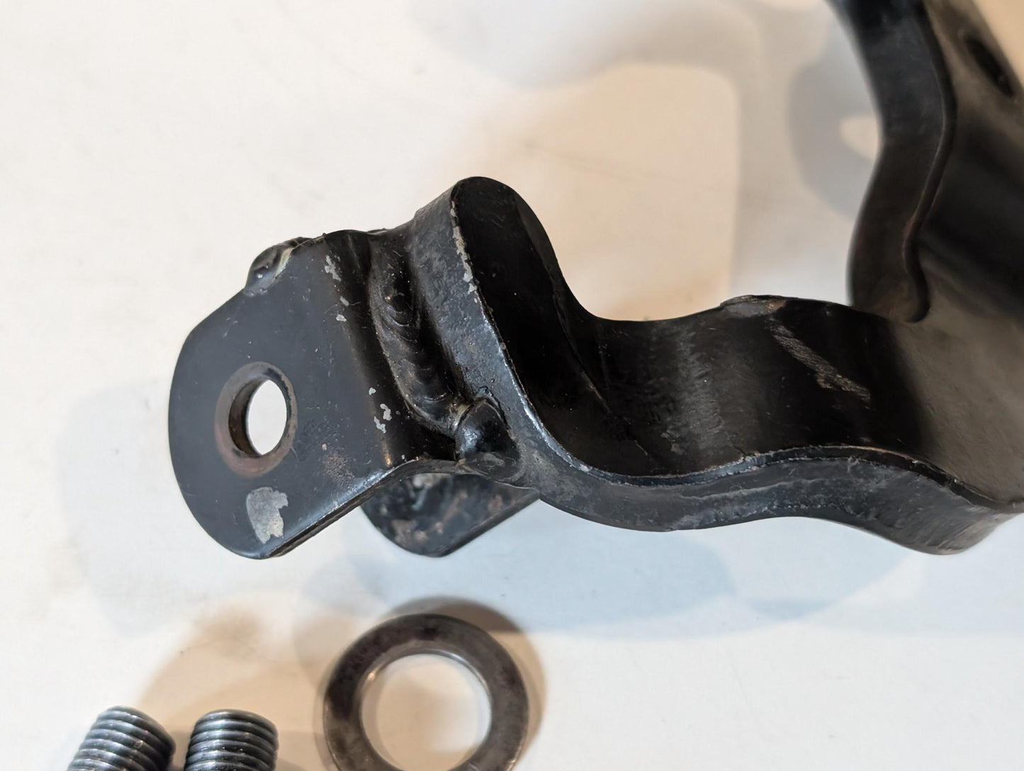 Yamaha XT600Z 1VJ Fussrastenhalter Halter Bremshebel vorne rechts 34L-27422-01 mit Schauben, gebraucht