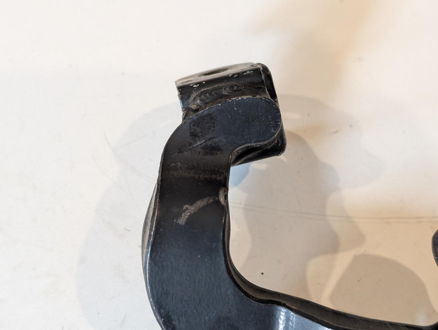 Yamaha XT600Z 1VJ Fussrastenhalter Halter Bremshebel vorne rechts 34L-27422-01 mit Schauben, gebraucht