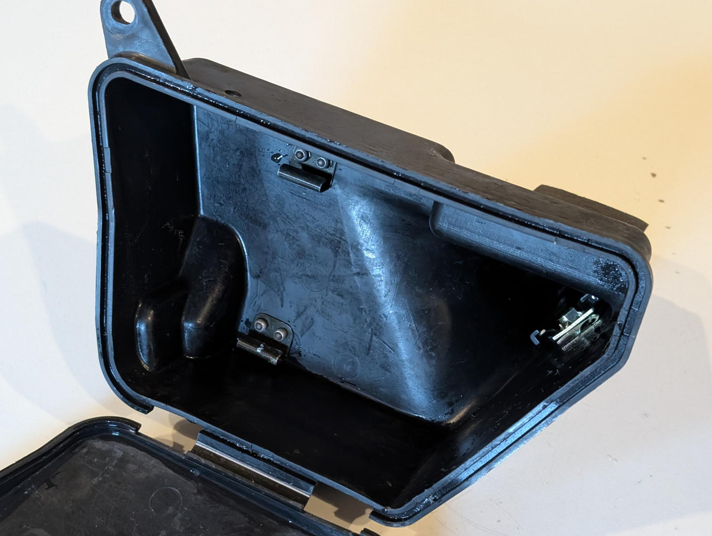 Yamaha XT600Z 1VJ 3AJ Werkzeugfach 1VJ-2177A-00 Werkzeugbehälter Kasten, gebraucht