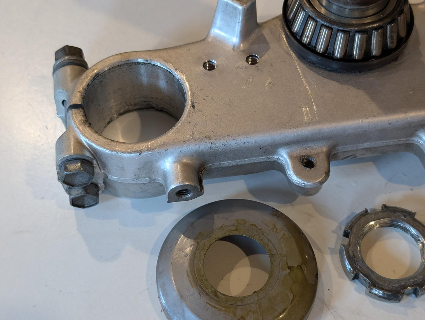 Yamaha XT600Z 1VJ Gabelbrücke Unterteil 55W-23340-20 mit Lagern Schrauben Staubdeckel, gebraucht