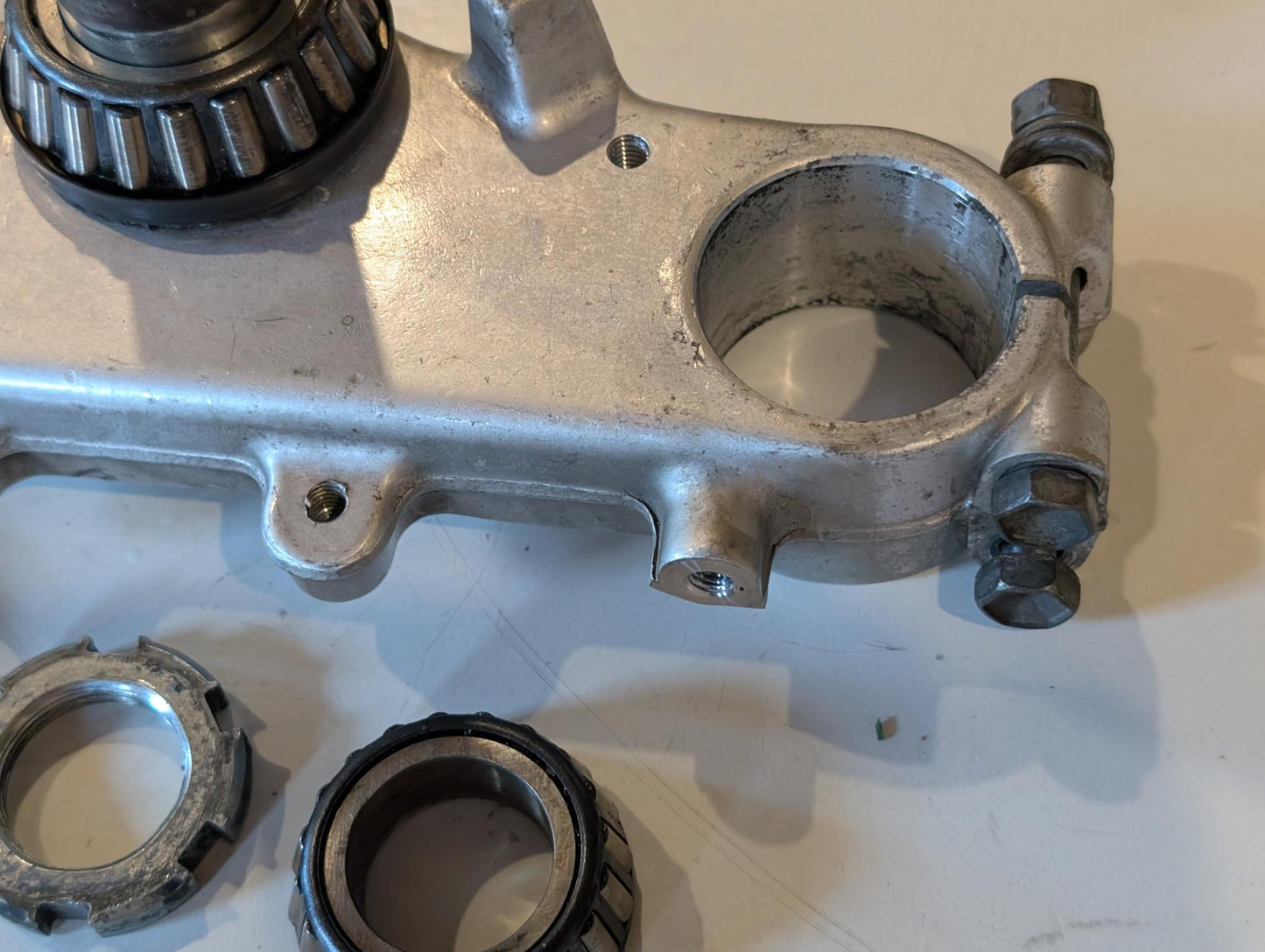 Yamaha XT600Z 1VJ Gabelbrücke Unterteil 55W-23340-20 mit Lagern Schrauben Staubdeckel, gebraucht