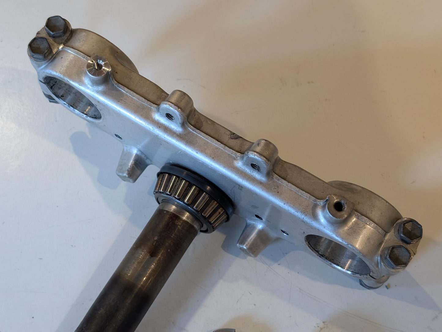 Yamaha XT600Z 1VJ Gabelbrücke Unterteil 55W-23340-20 mit Lagern Schrauben Staubdeckel, gebraucht