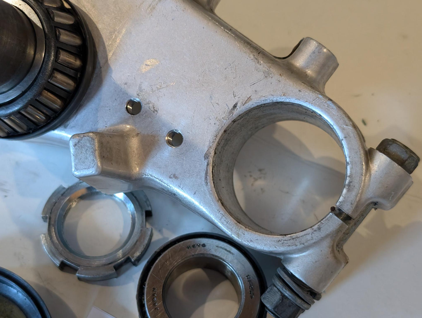 Yamaha XT600Z 1VJ Gabelbrücke Unterteil 55W-23340-20 mit Lagern Schrauben Staubdeckel, gebraucht