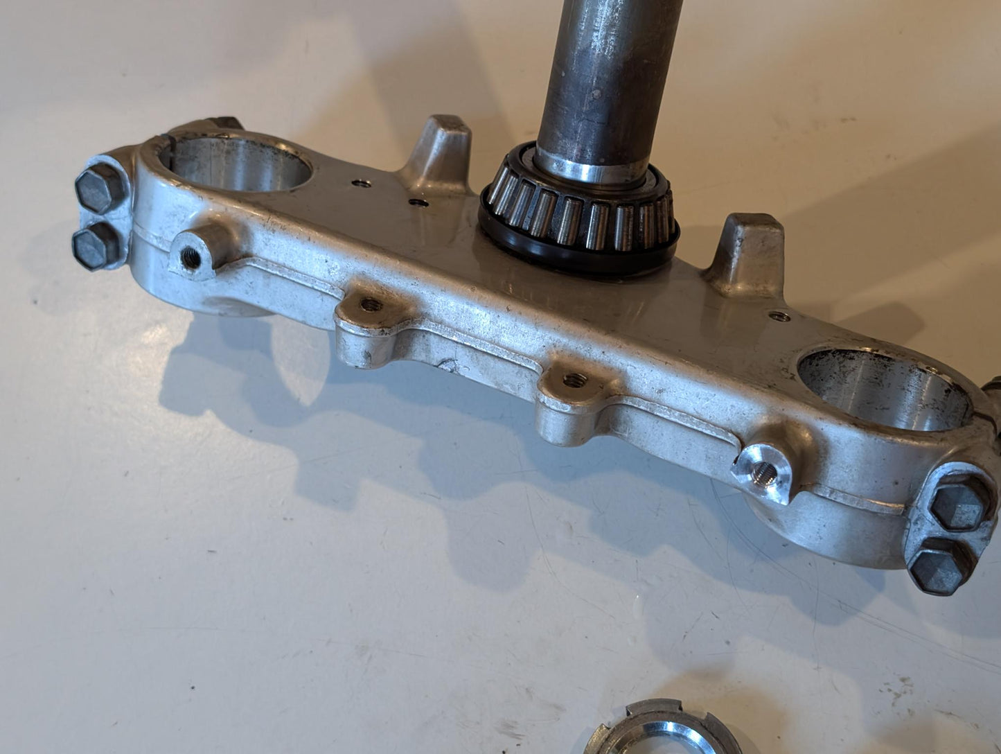 Yamaha XT600Z 1VJ Gabelbrücke Unterteil 55W-23340-20 mit Lagern Schrauben Staubdeckel, gebraucht