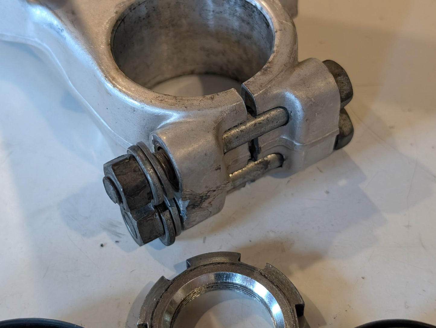 Yamaha XT600Z 1VJ Gabelbrücke Unterteil 55W-23340-20 mit Lagern Schrauben Staubdeckel, gebraucht