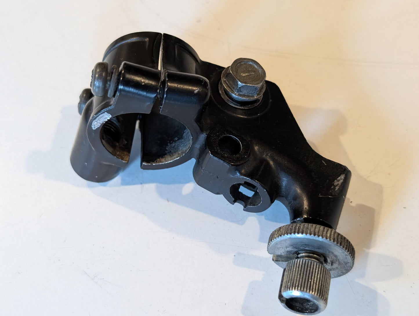 Yamaha XT600Z 1VJ Halter Kupplungshebel 1LN-82911-00 33G-82913-00 Spiegelhalter links, gebraucht
