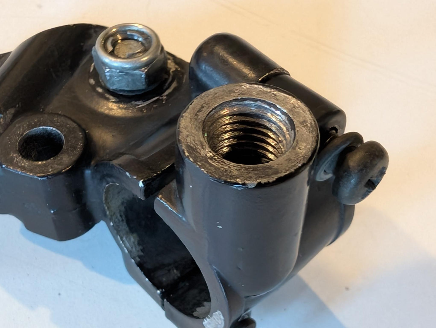 Yamaha XT600Z 1VJ Halter Kupplungshebel 1LN-82911-00 33G-82913-00 Spiegelhalter links, gebraucht
