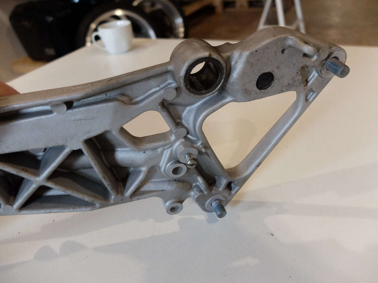 Yamaha GTS1000A 4BH Konsole Auspuff Fussraste Koffer rechts 4BH-27443-00