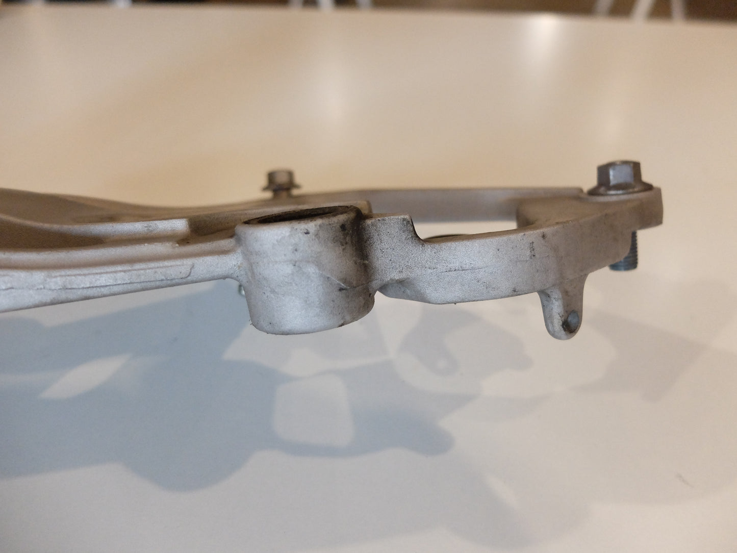 Yamaha GTS1000A 4BH Konsole Auspuff Fussraste Koffer rechts 4BH-27443-00
